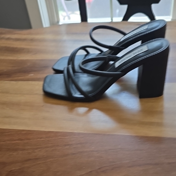 Steve Madden Black Heeled Sandals Sleek Modern Design - Picture 2 of 8